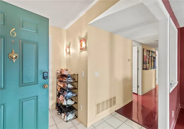 Listing Photo 5 - Condo for sale in building located at 4011 S Crysler Ave, Independence, MO 64055 - Unit #6