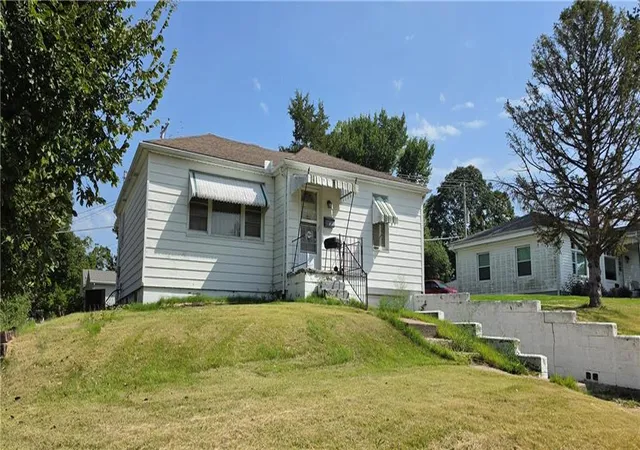 Photo 1 of Single family home for sale at 1304 S 8th Street, Atchison, KS 66002 | MLS# 2642947 | Listing updated on 2026-10-15