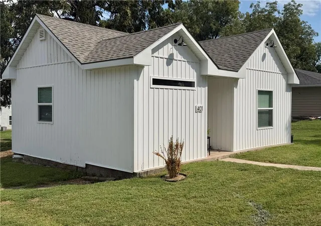 Photo 1 of Single family home for sale at 401 Franklin St, Warrensburg, MO 64093 | MLS# 2642950 | Listing updated on 2026-10-05