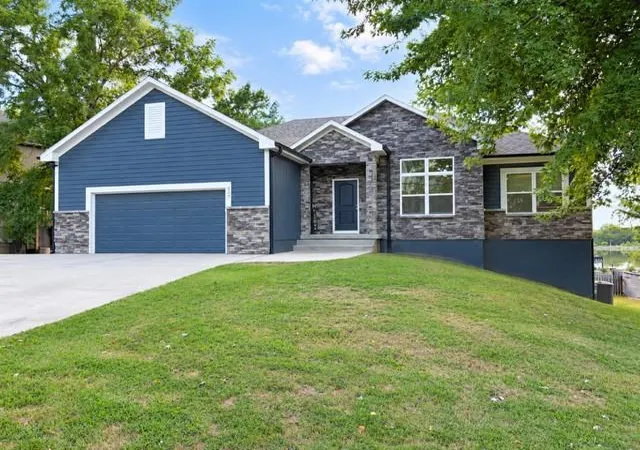 Photo 1 of Single family home for sale at 609 Campbell St, Pleasant Hill, MO 64080 | MLS# 2642952 | Listing updated on 2026-09-19