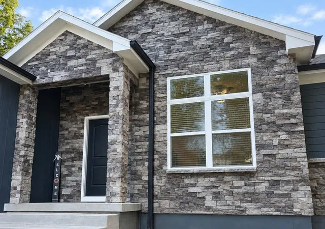 Photo 3 of Single family home for sale at 609 Campbell St, Pleasant Hill, MO 64080 | MLS# 2642952 | Listing updated on 2026-09-19