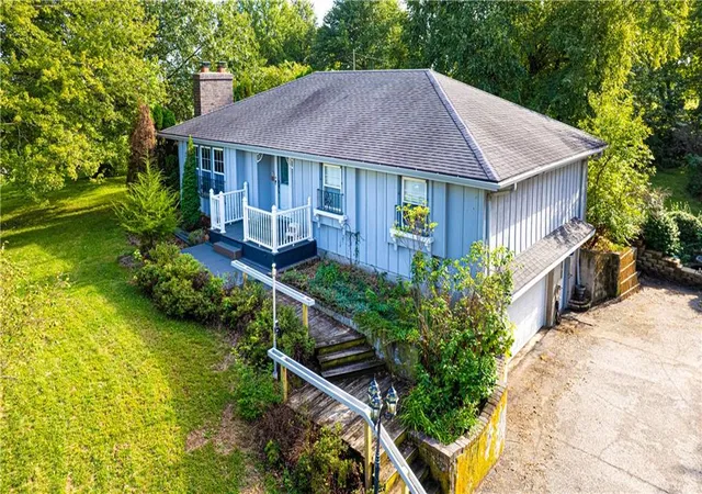 Single family home for sale at 8400 Southeast 52nd Rd, Saint Joseph, MO 64507 | MLS# 2642953