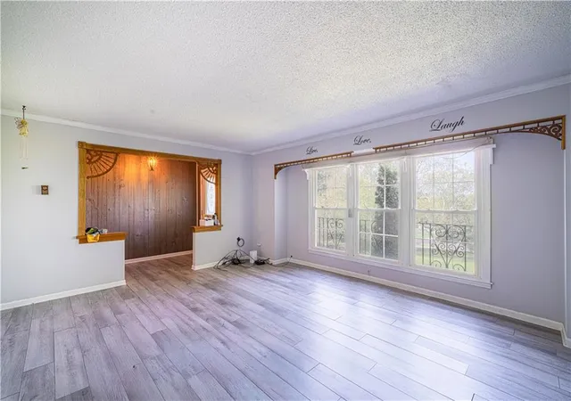 Photo 4 of Single family home for sale at 8400 Southeast 52nd Rd, Saint Joseph, MO 64507 | MLS# 2642953 | Listing updated on 2026-09-26