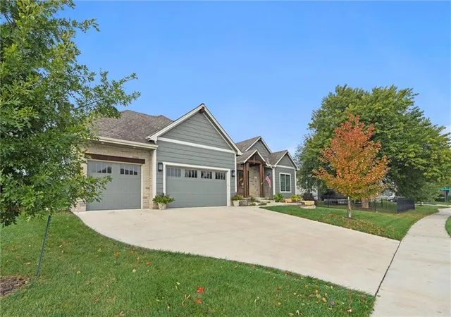 Photo 3 of Single family home for sale at 1309 Waverly Dr, Lawrence, KS 66049 | MLS# 2642957 | Listing updated on 2026-09-29