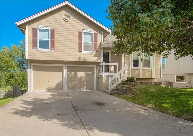 Photo 1 of Single family home for sale at 14105 Lora St, Smithville, MO 64089 | MLS# 2642962 | Listing updated on 2026-10-02