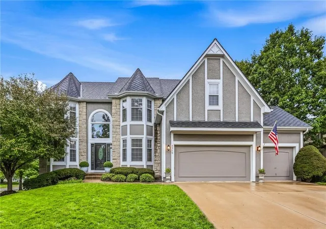 Photo 2 of Single family home for sale at 5316 W 132 Street, Overland Park, KS 66209 | MLS# 2642965 | Listing updated on 2026-10-14