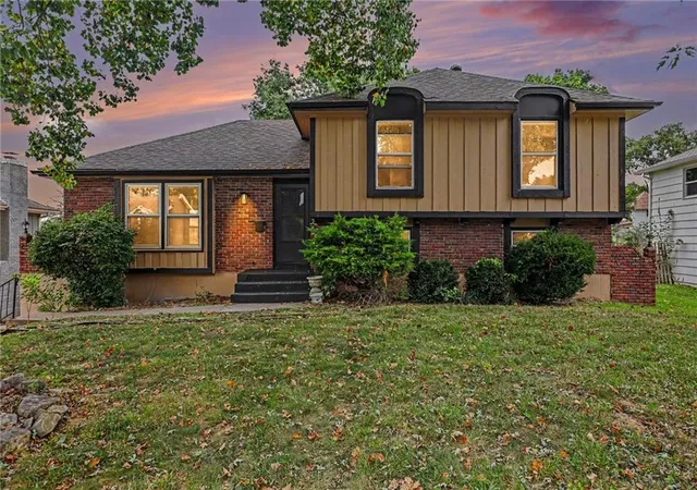 Photo 2 of Single family home for sale at 6012 E 107th Terrace, Kansas City, MO 64134 | MLS# 2642969 | Listing updated on 2026-09-19