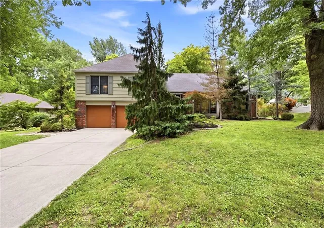 Photo 2 of Single family home for sale at 4506 W 93rd Terrace, Prairie Village, KS 66207 | MLS# 2642972 | Listing updated on 2026-10-08