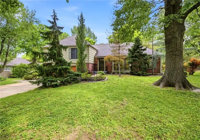 Photo 3 of Single family home for sale at 4506 W 93rd Terrace, Prairie Village, KS 66207 | MLS# 2642972 | Listing updated on 2026-10-08