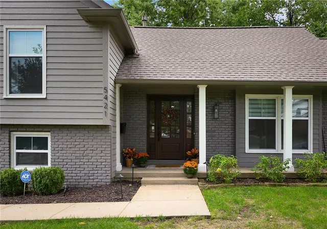 Photo 2 of Single family home for sale at 5421 W 96th Terrace, Overland Park, KS 66207 | MLS# 2642975 | Listing updated on 2026-10-01