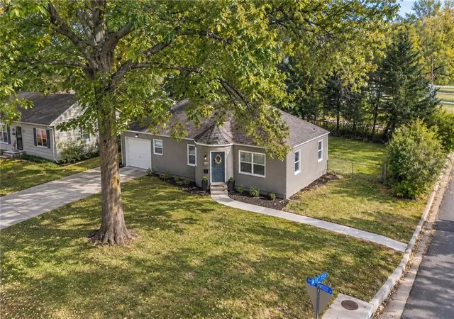 Photo 1 of Single family home for sale at 5117 Rosewood Dr, Roeland Park, KS 66205 | MLS# 2642979 | Listing updated on 2026-10-08