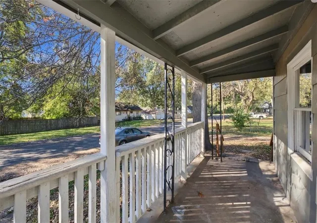 Photo 3 of Single family home for sale at 1128 Pottawatomie St, Leavenworth, KS 66048 | MLS# 2642981 | Listing updated on 2026-10-23