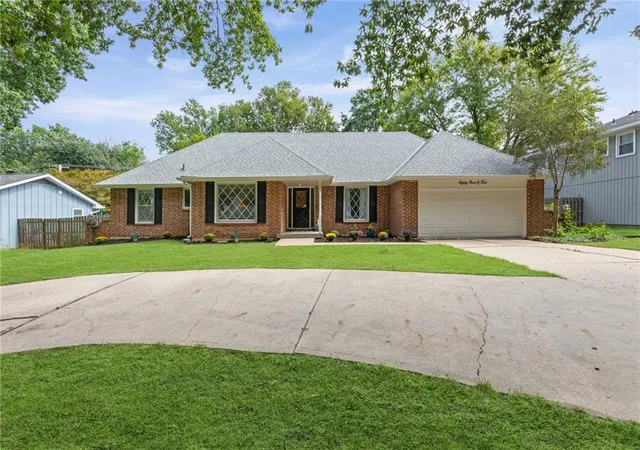 Photo 1 of Single family home for sale at 8905 Lamar Ave, Overland Park, KS 66207 | MLS# 2642984 | Listing updated on 2026-09-30