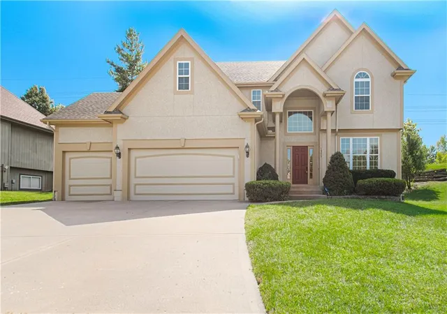 Single family home for sale at 7205 NE 84th Court, Kansas City, MO 64157 | MLS# 2642985
