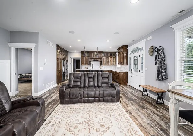 Photo 4 of Single family home for sale at 19602 Dempsey Rd, Leavenworth, KS 66048 | MLS# 2642989 | Listing updated on 2026-10-06