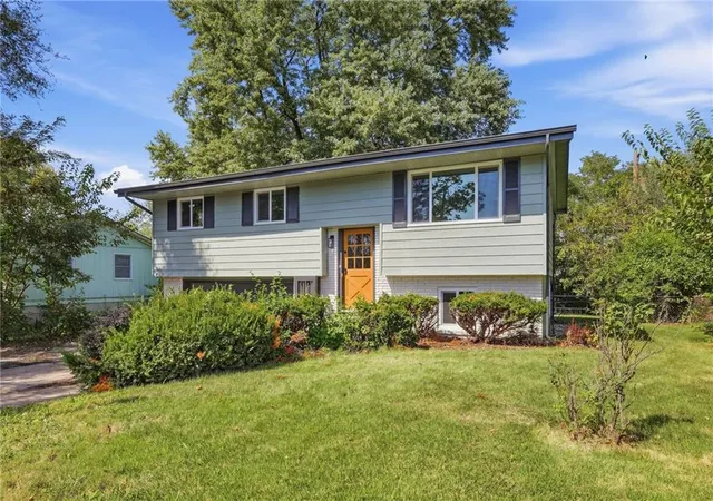 Photo 3 of Sale Pending at 8248 Armstrong Ave, Kansas City, KS 66112 | MLS# 2642990 | Listing updated on 2026-09-23