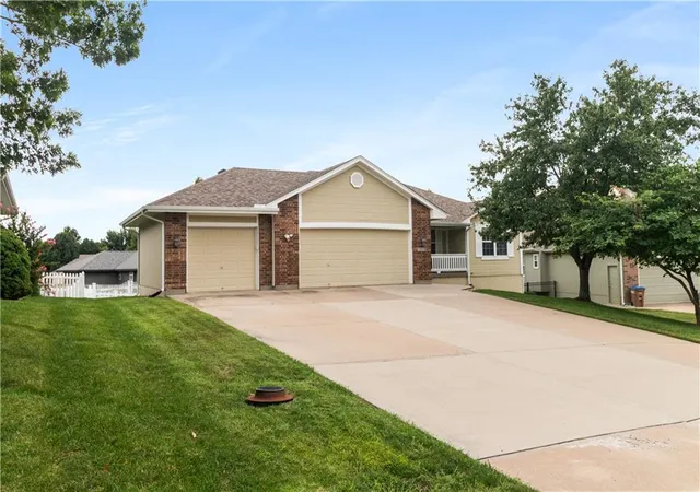 Photo 2 of Single family home for sale at 1715 Overbrook Ln, Raymore, MO 64083 | MLS# 2642992 | Listing updated on 2026-10-05