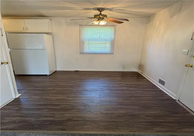 Photo 3 of Single family home for sale at 4610 E 40th Street, Kansas City, MO 64130 | MLS# 2642994 | Listing updated on 2026-09-19