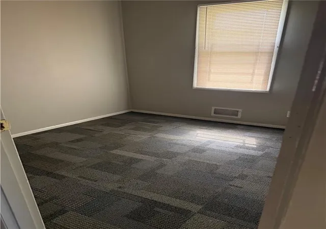 Photo 4 of Single family home for sale at 4610 E 40th Street, Kansas City, MO 64130 | MLS# 2642994 | Listing updated on 2026-09-19