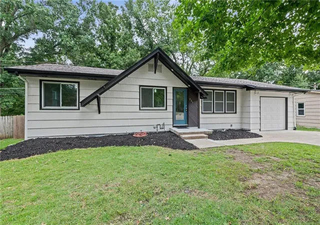 Photo 1 of Single family home for sale at 221 Wilshire Blvd, Liberty, MO 64068 | MLS# 2642995 | Listing updated on 2026-09-29