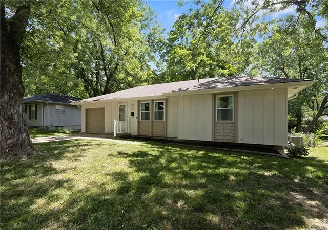 Single family home for sale at 13421 Lowell Ave, Grandview, MO 64030 | MLS# 2642997