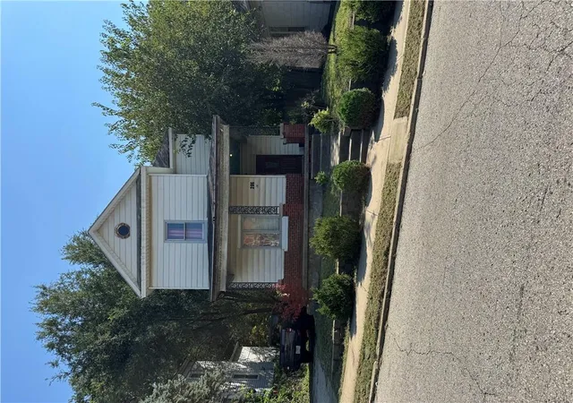 Photo 1 of Single family home for sale at 206 Harvard St, Saint Joseph, MO 64504 | MLS# 2643002 | Listing updated on 2026-09-19