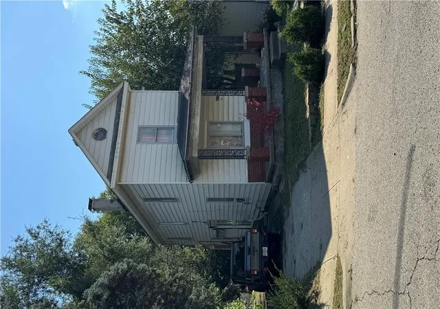 Photo 2 of Single family home for sale at 206 Harvard St, Saint Joseph, MO 64504 | MLS# 2643002 | Listing updated on 2026-09-19