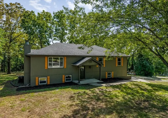 Photo 1 of Sale Pending at 33251 Koala Cir, Excelsior Springs, MO 64024 | MLS# 2643008 | Listing updated on 2026-09-26