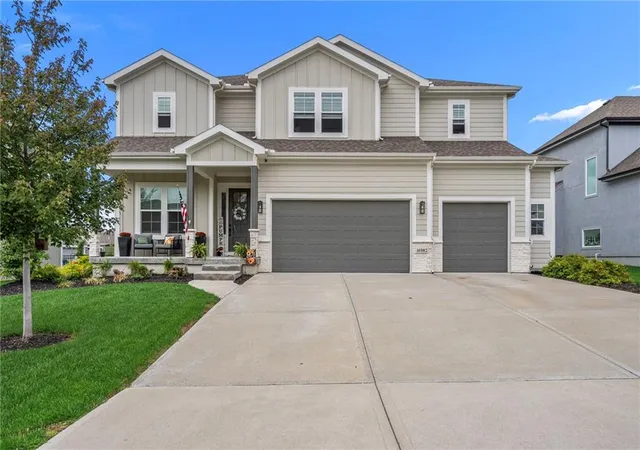 Single family home for sale at 16982 S Penrose Ln, Olathe, KS 66062 | MLS# 2643015