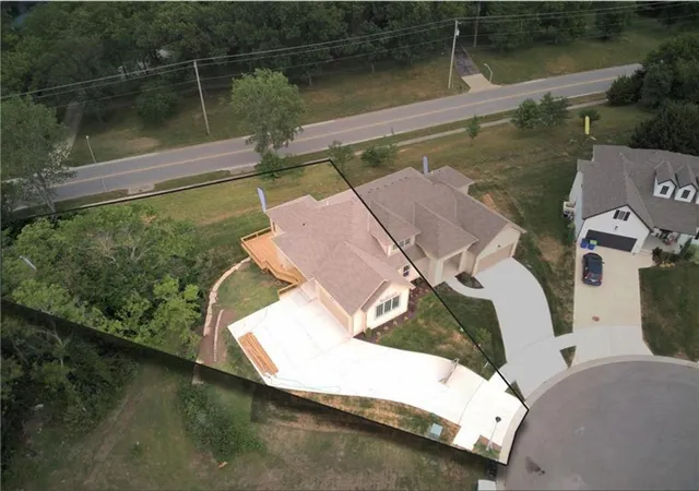 Photo 4 of Sale Pending at 22312 W 76th Street, Shawnee, KS 66227 | MLS# 2643018 | Listing updated on 2026-10-07