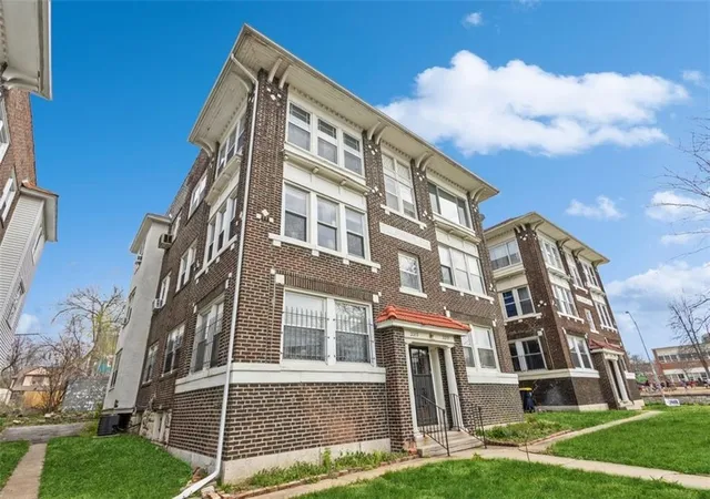 Photo 2 of Sale Pending at 3317 Gillham Rd #3S, Kansas City, MO 64109 | MLS# 2643022 | Listing updated on 2026-09-27