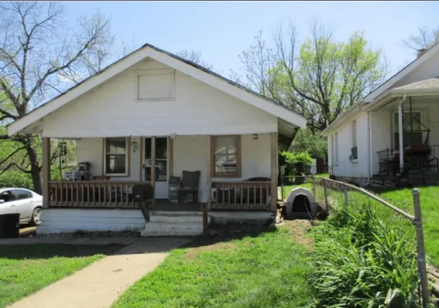 Photo 1 of Single family home for sale at 1827 E 82nd Terrace, Kansas City, MO 64132 | MLS# 2643023 | Listing updated on 2026-10-28