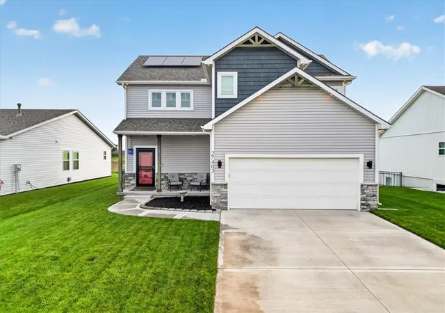 Photo 2 of Single family home for sale at 27403 E Cedar Grv Dr, Lee's Summit, MO 64086 | MLS# 2643026 | Listing updated on 2026-10-08