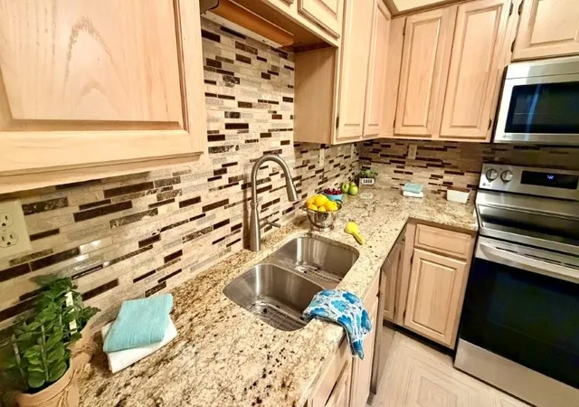 Photo 4 of Condo for sale at 4015 S Crysler Ave #Apt 10, Independence, MO 64055 | MLS# 2643029 | Listing updated on 2026-09-19