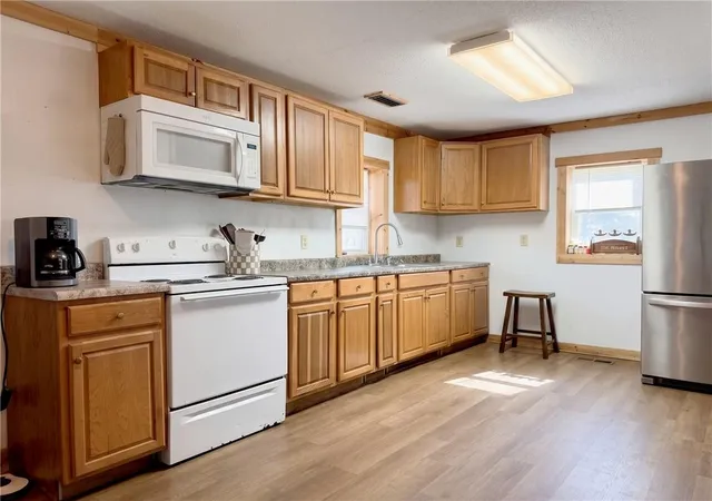 Photo 3 of Single family home for sale at 1058 Liv 243, Trenton, MO 64683 | MLS# 2643035 | Listing updated on 2026-09-19