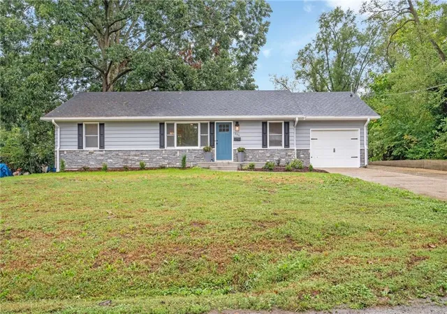 Photo 3 of Single family home for sale at Highland St, Sweet Springs, MO 65351 | MLS# 2643048 | Listing updated on 2026-10-05
