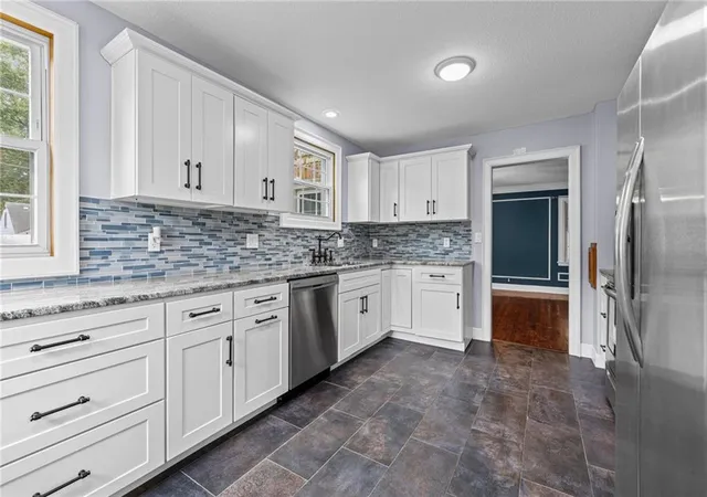 Photo 4 of Single family home for sale at 429 N Van Brunt Blvd, Kansas City, MO 64123 | MLS# 2643052 | Listing updated on 2026-10-05