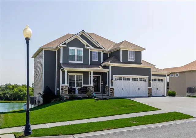 Photo 3 of Single family home for sale at 4405 Valley Ridge Dr, St Joseph, MO 64505 | MLS# 2643056 | Listing updated on 2026-10-03