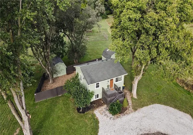 Photo 2 of Single family home for sale at 6310 Nw Waukomis Dr, Kansas City, MO 64151 | MLS# 2643062 | Listing updated on 2026-10-03