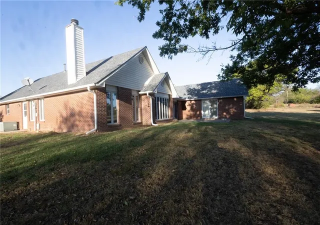 Photo 3 of Single family home for sale at 914 Mcbean Ln, Coffeyville, KS 67337 | MLS# 2643065 | Listing updated on 2026-09-22