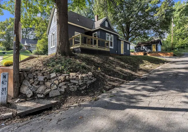 Photo 2 of Single family home for sale at 523 Shady Ave, Saint Joseph, MO 64505 | MLS# 2643067 | Listing updated on 2026-10-05