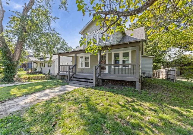Photo 3 of Single family home for sale at 1228 S Main St, Ottawa, KS 66067 | MLS# 2643070 | Listing updated on 2026-10-09