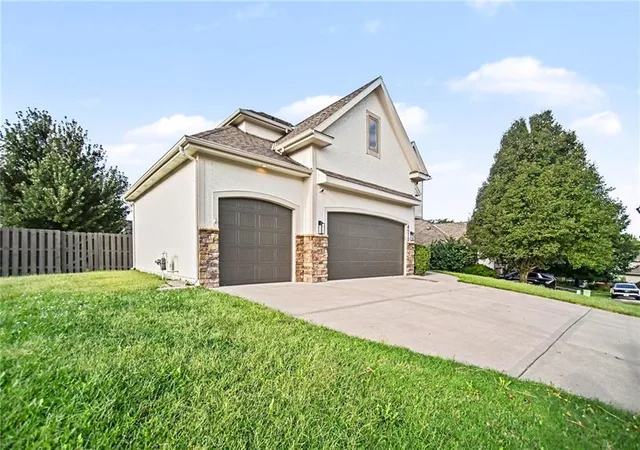 Photo 3 of Single family home for sale at 4510 N 110th Street, Kansas City, KS 66109 | MLS# 2643079 | Listing updated on 2026-09-23