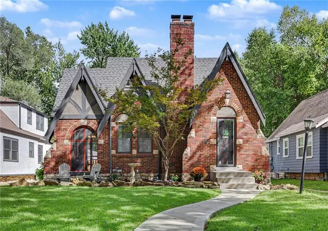 Photo 3 of Single family home for sale at 7559 Grand Ave, Kansas City, MO 64114 | MLS# 2643080 | Listing updated on 2026-09-27