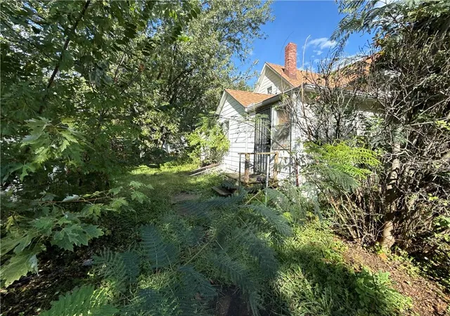 Photo 3 of Single family home for sale at 305 W Adams St, Butler, MO 64730 | MLS# 2643082 | Listing updated on 2026-09-22