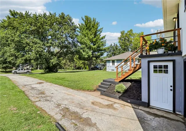 Photo 3 of Single family home for sale at 2907 S 29th Street, Saint Joseph, MO 64503 | MLS# 2643092 | Listing updated on 2026-10-04