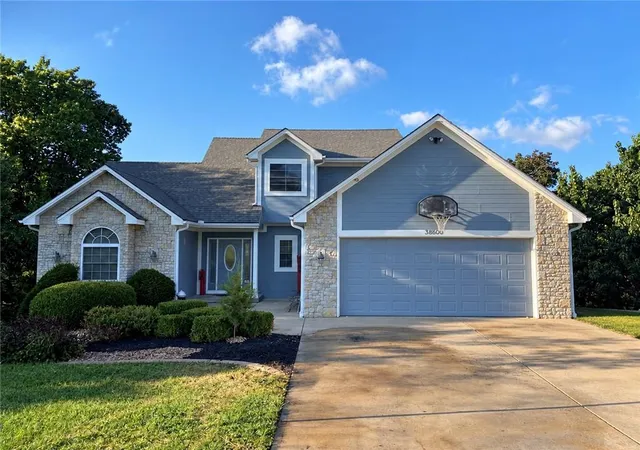 Single family home for sale at 38600 E Parrent Rd, Oak Grove, MO 64075 | MLS# 2643116