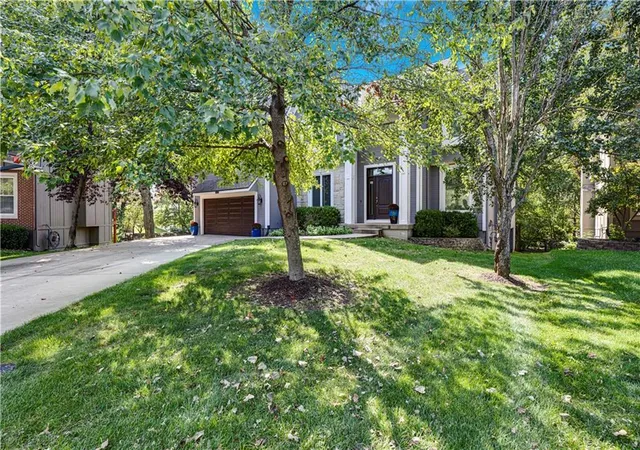 Photo 2 of Sale Pending at 14018 Ash St, Overland Park, KS 66224 | MLS# 2643121 | Listing updated on 2026-10-02