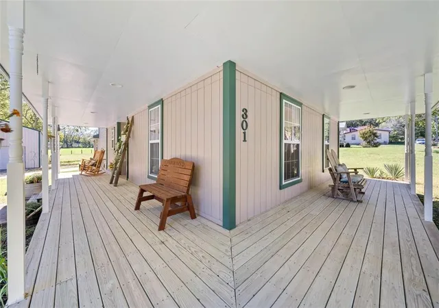 Photo 3 of Single family home for sale at 301 Oak St W, Greenwood, MO 64034 | MLS# 2643127 | Listing updated on 2026-10-03