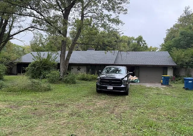 Photo 3 of Single family home for sale at 1405 Lynwood Ct, Liberty, MO 64068 | MLS# 2643136 | Listing updated on 2026-09-22